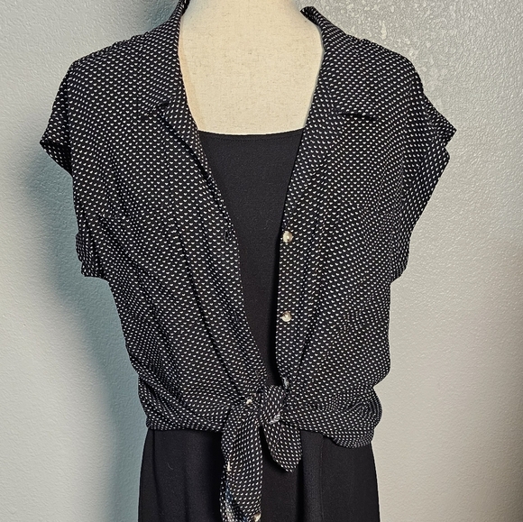 Jach's Girlfriend Button up Short Sleeve Top Black and White Polka Hearts.  MED - Picture 1 of 15